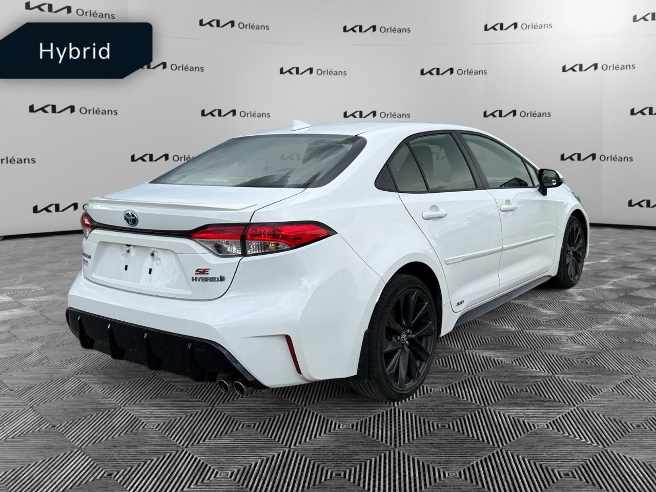 2023 Toyota Corolla Hybrid SE AWD (GS) Photo
