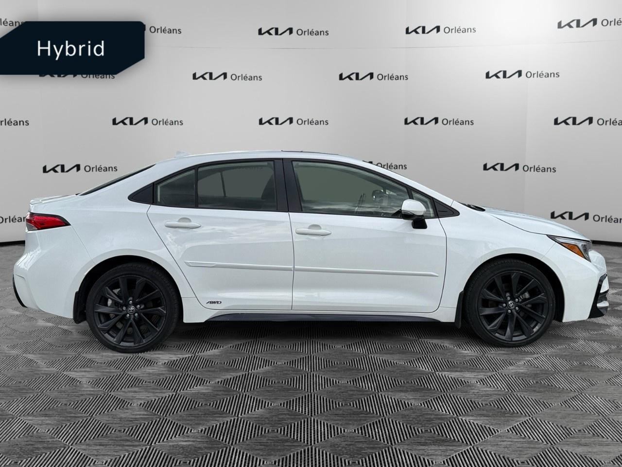 2023 Toyota Corolla Hybrid SE AWD (GS) Photo