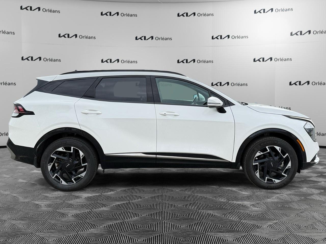 2024 Kia Sportage EX Premium AWD w/Red Interior Photo