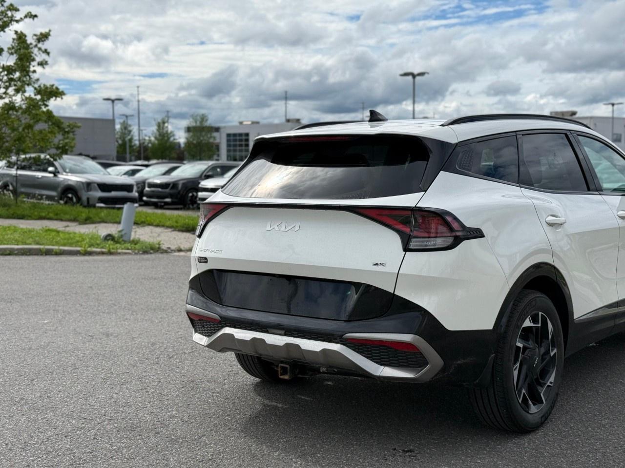 2024 Kia Sportage EX Premium AWD w/Red Interior Photo