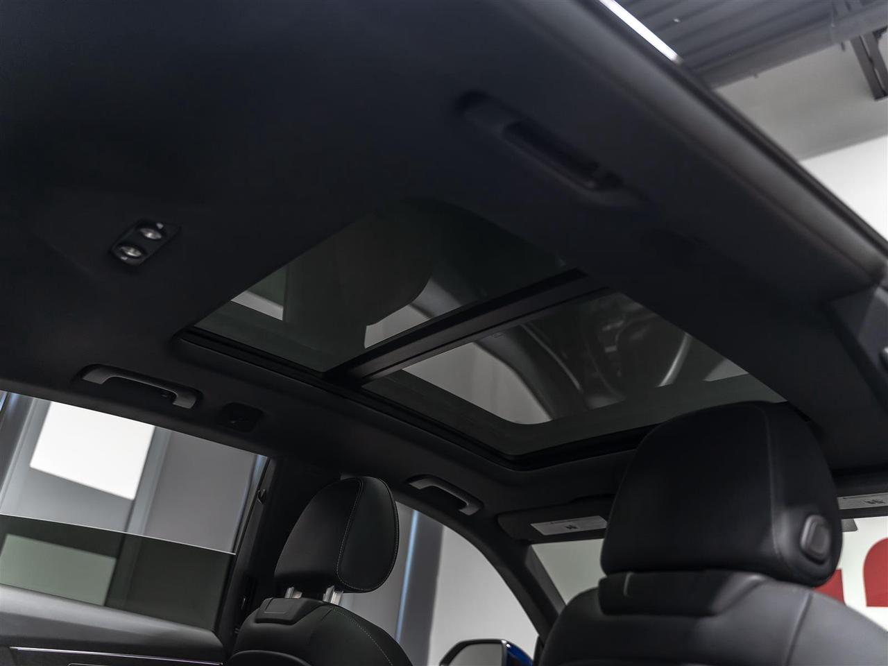 2023 Audi Q8 Progressiv|S-Line|Black Optics Pkg|Audi Certified Photo