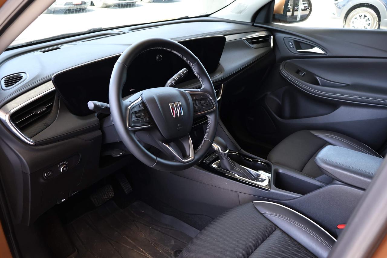 2025 Buick Encore GX Avenir Photo