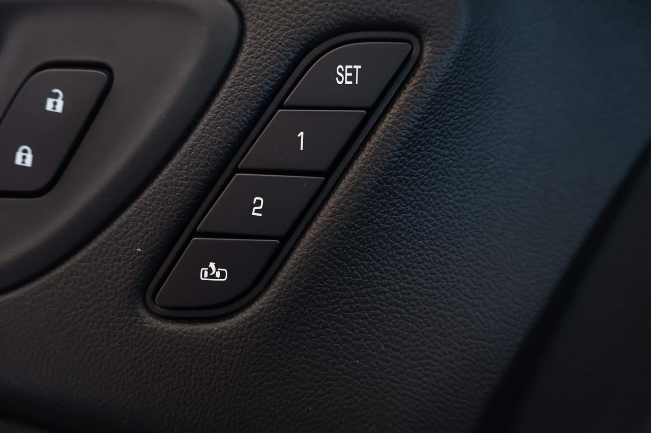 2025 Buick Encore GX Avenir Photo