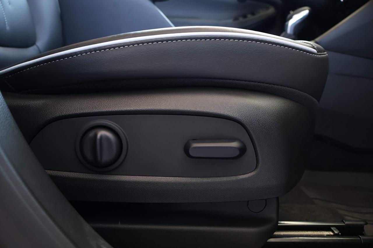 2025 Buick Encore GX Avenir Photo