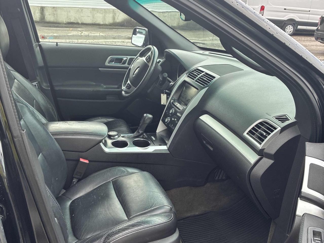 2013 Ford Explorer XLT - NO ACCIDENTS - TWO OWNERS Photo