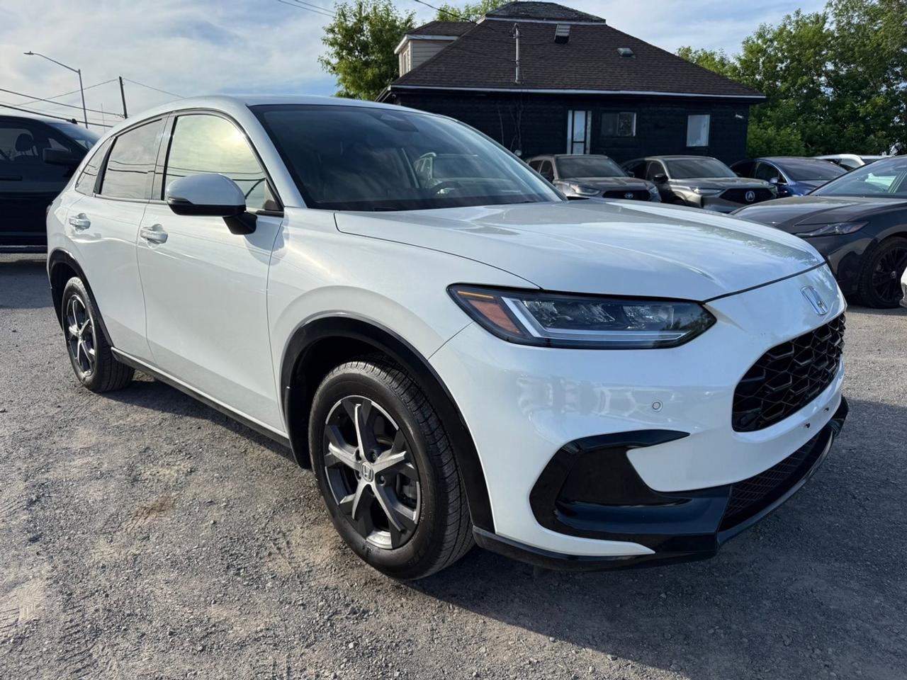 2023 Honda HR-V EX L Photo2