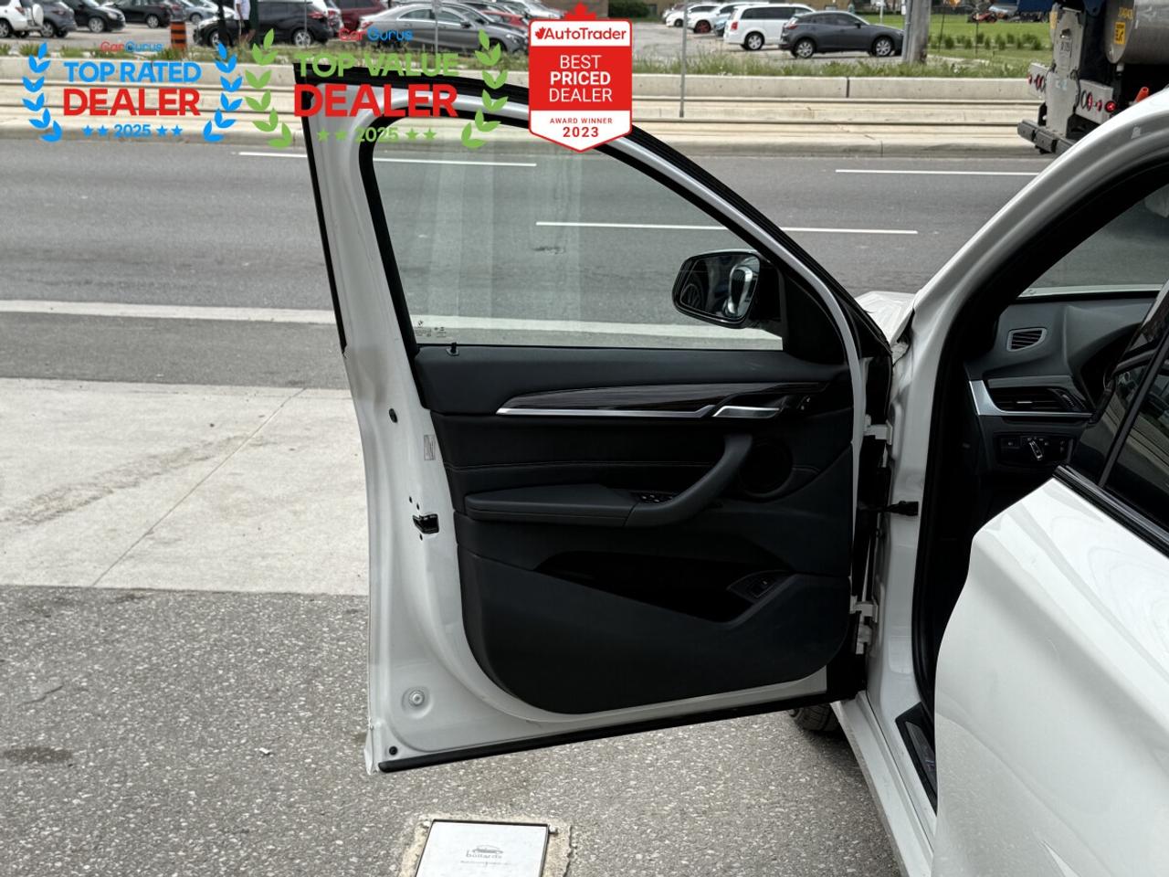 2018 BMW X1 //M PKG | PANO | REAR CAMERA | HEATED WHEEL Photo