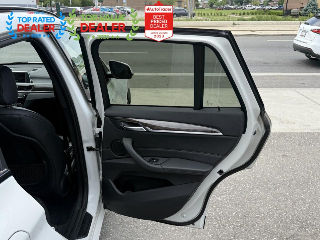 2018 BMW X1 //M PKG | PANO | REAR CAMERA | HEATED WHEEL Photo