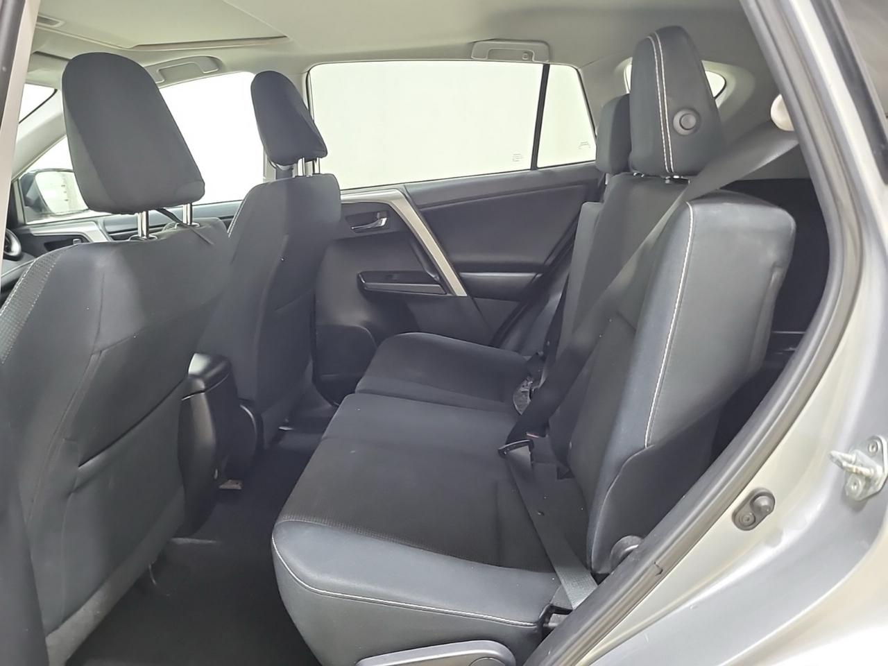 2016 Toyota RAV4 XLE AWD - Photo #7