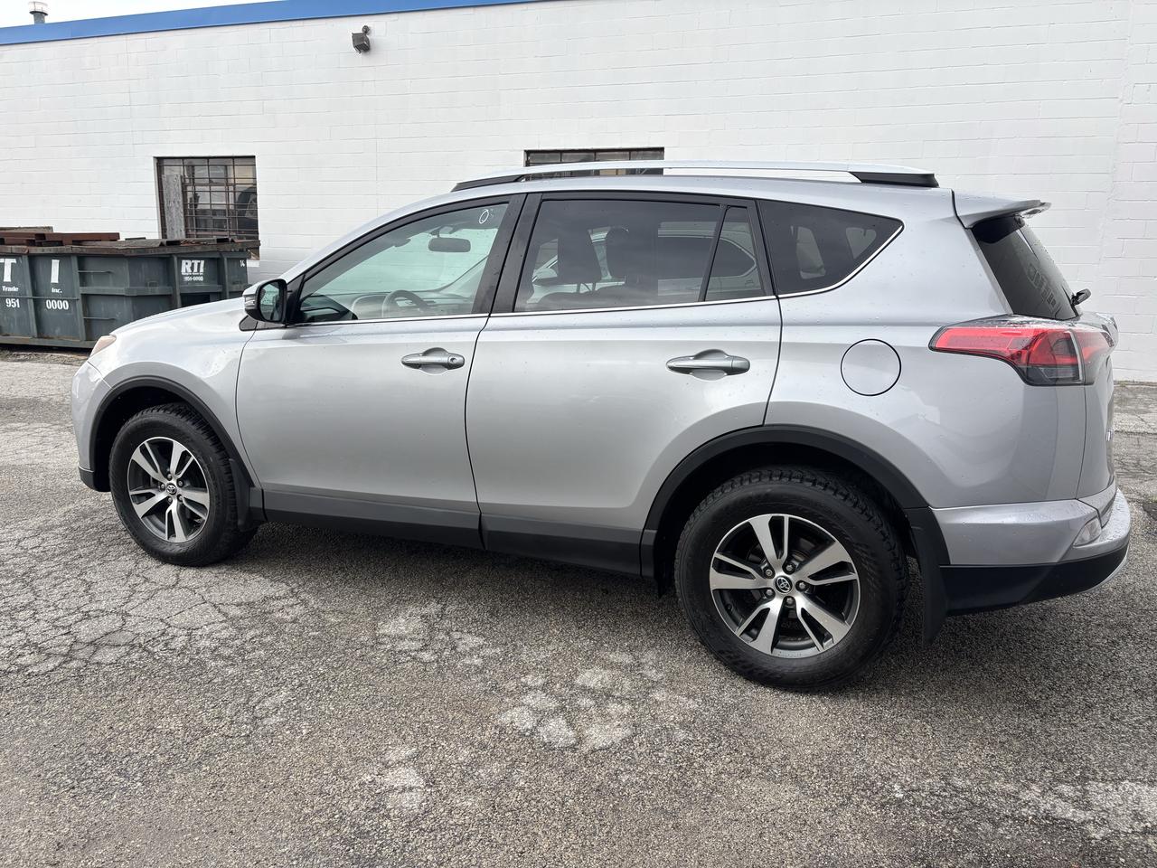 2016 Toyota RAV4 XLE AWD Photo