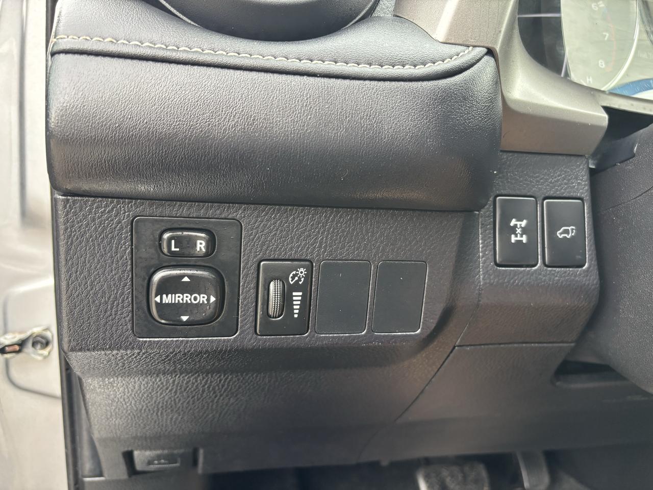 2016 Toyota RAV4 XLE AWD - Photo #16