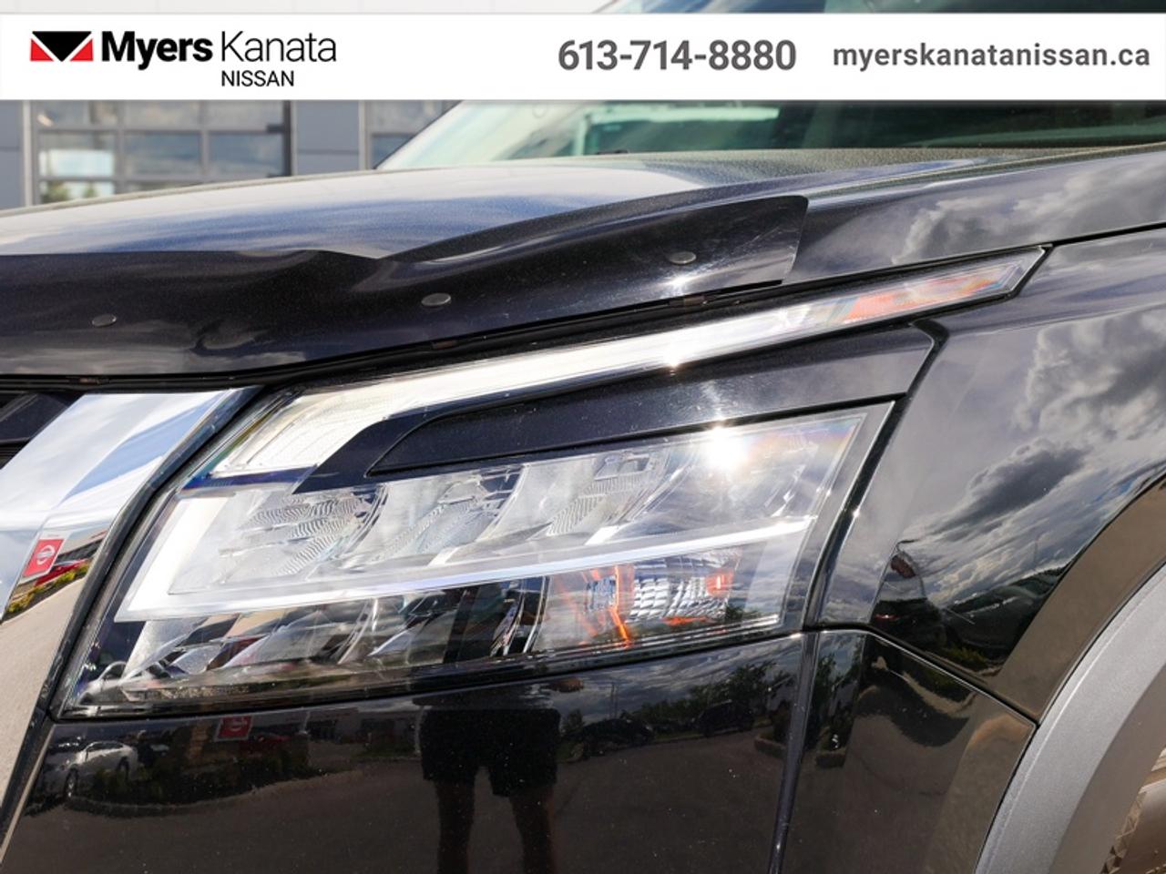 2022 Nissan Pathfinder SV  - Sunroof -  Navigation - $267 B/W Photo