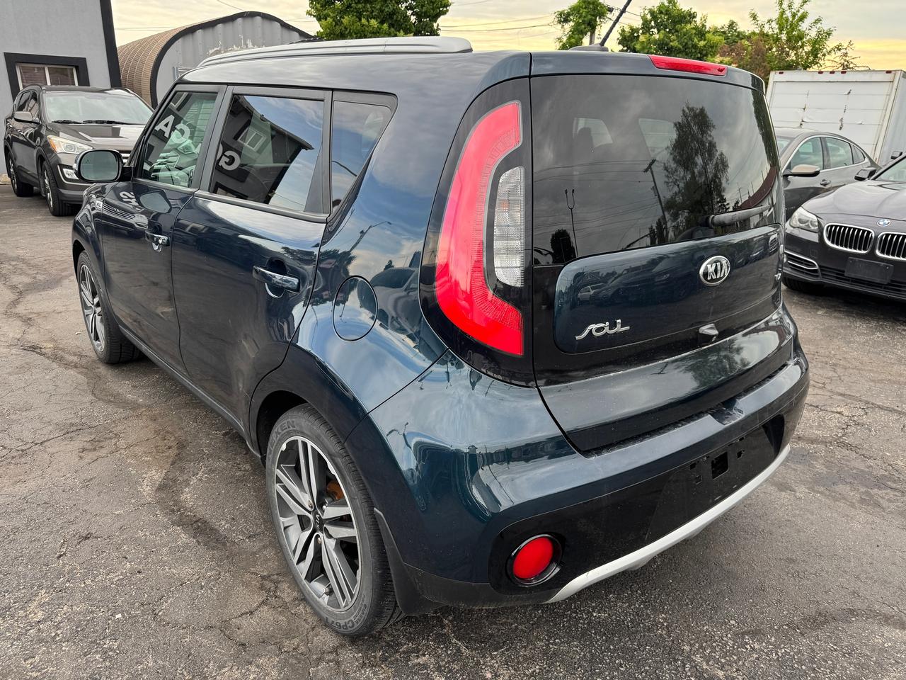 2018 Kia Soul EX Premium | NO ACCIDENTS | 28 SERVICE RECORDS Photo