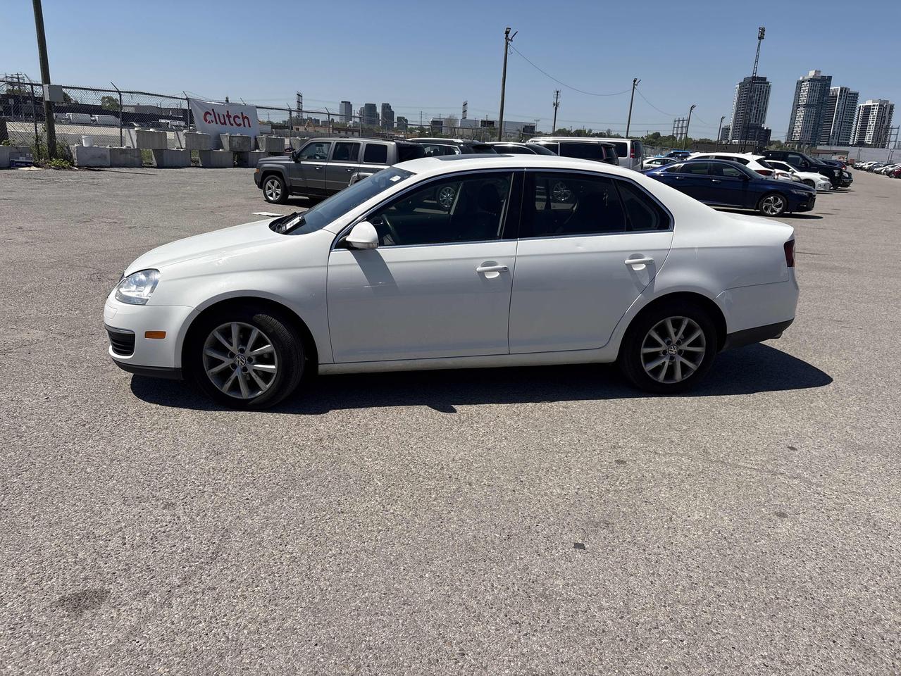 2010 Volkswagen Jetta Comfortline-SUPER CLEAN! AUTO, SUNROOF, HTD SEATS! - Photo #5