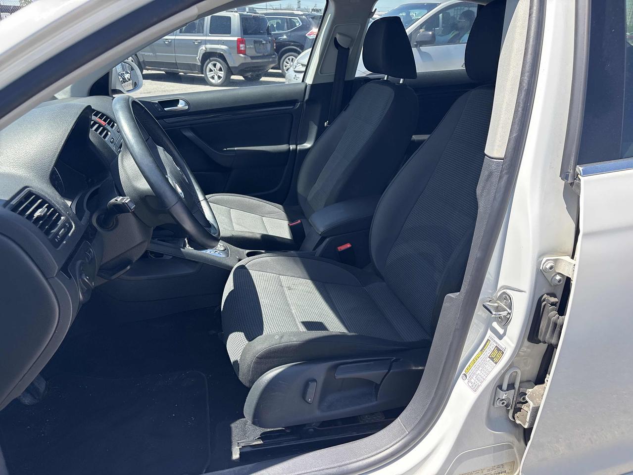 2010 Volkswagen Jetta Comfortline-SUPER CLEAN! AUTO, SUNROOF, HTD SEATS! - Photo #13