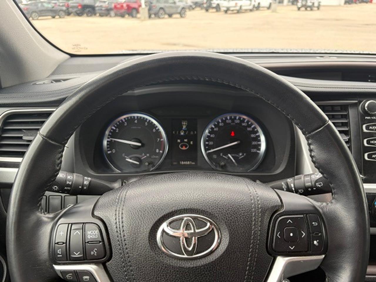 2015 Toyota Highlander XLE AWD Photo