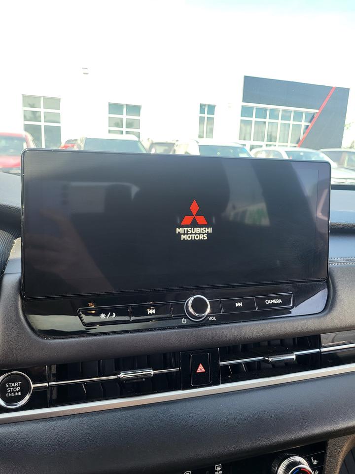 2025 Mitsubishi Outlander GT Photo