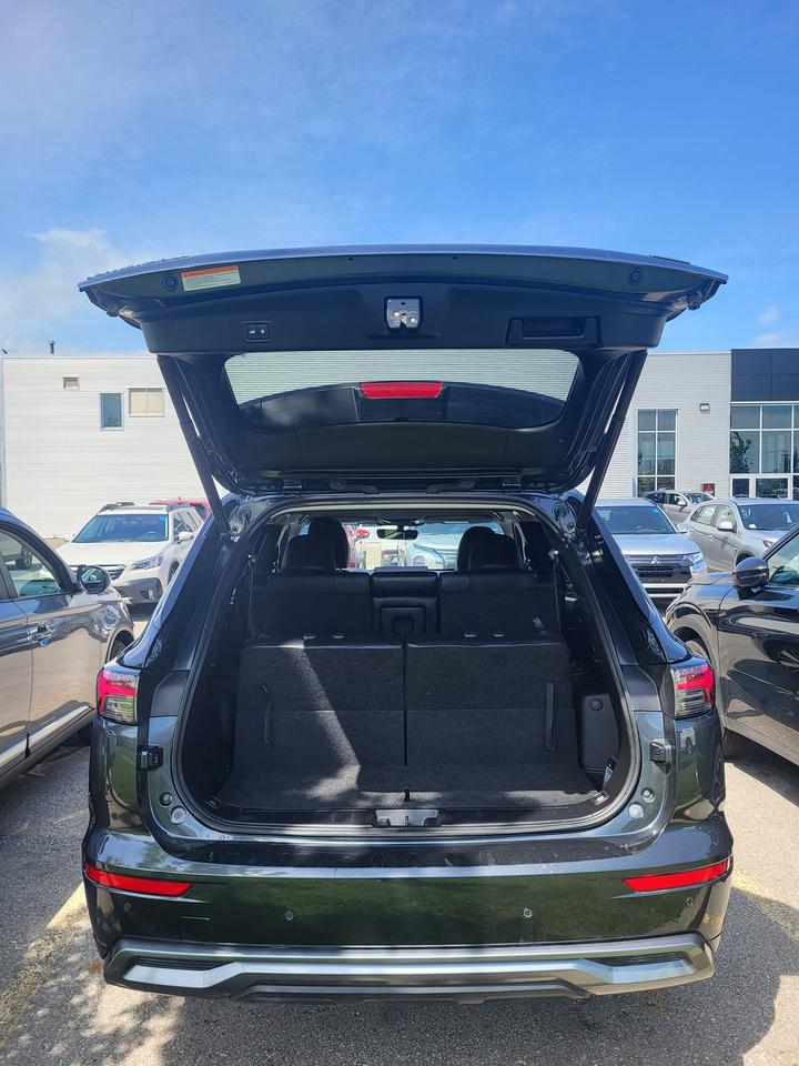 2025 Mitsubishi Outlander GT Photo