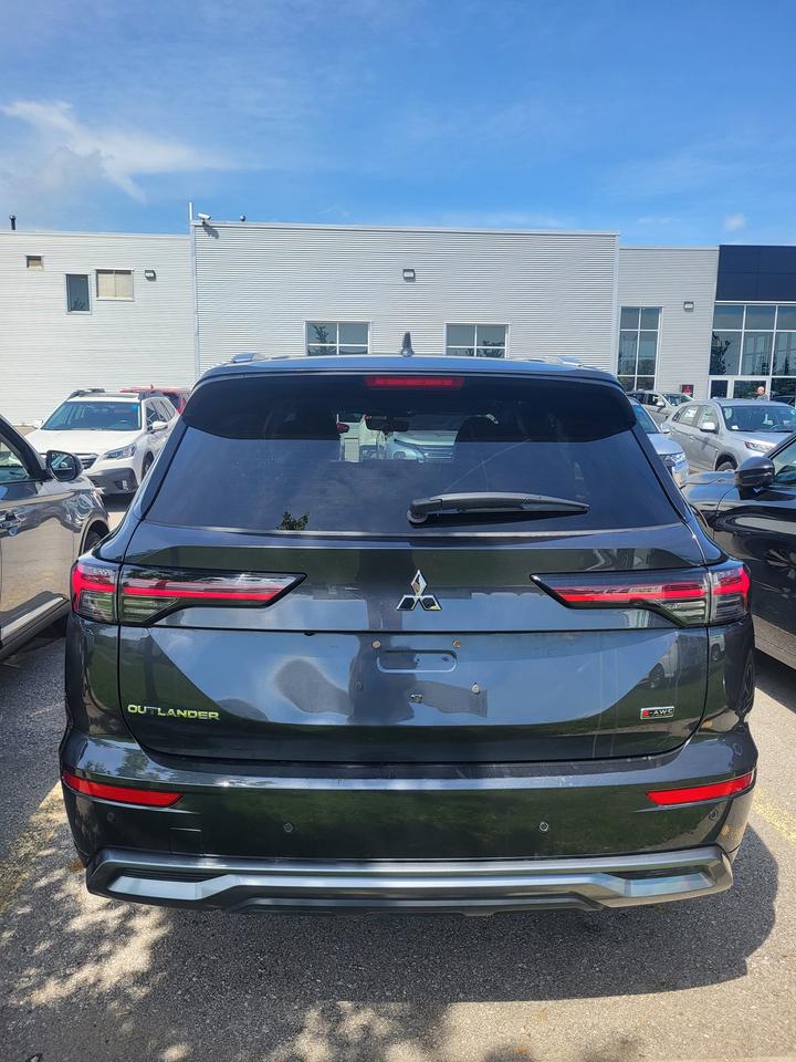 2025 Mitsubishi Outlander GT Photo