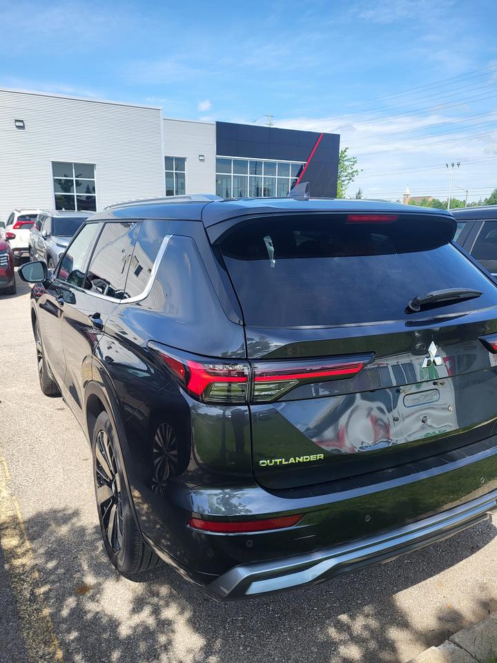 2025 Mitsubishi Outlander GT Photo