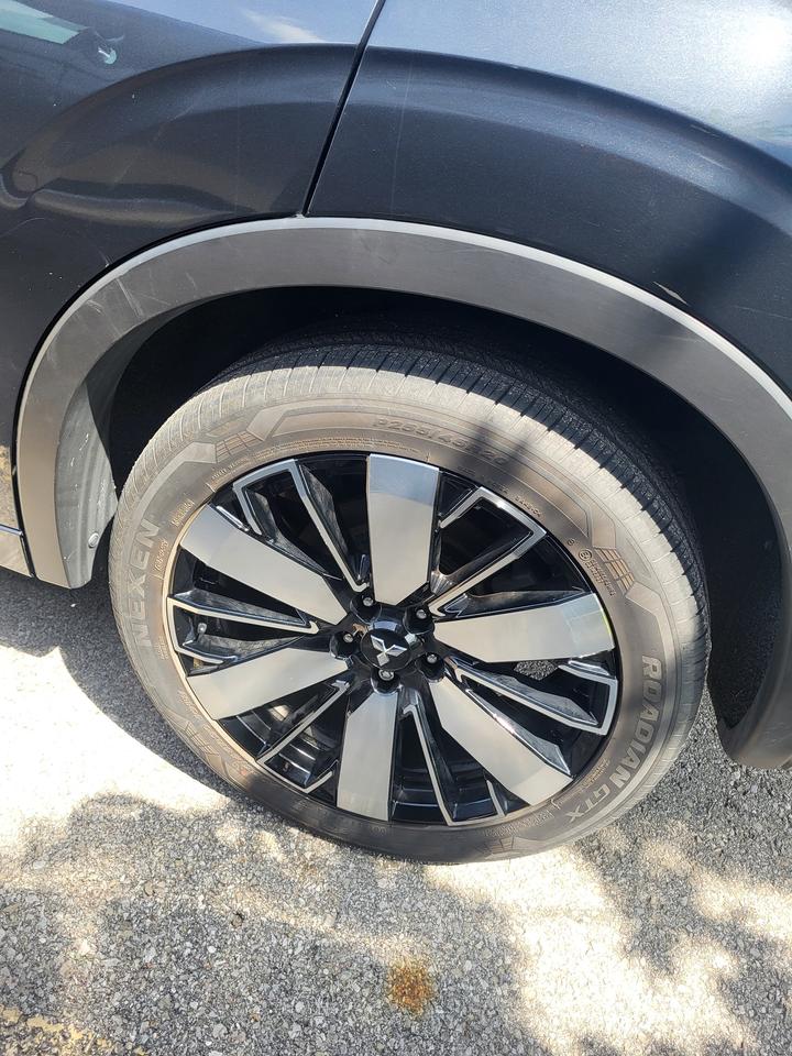 2025 Mitsubishi Outlander GT Photo