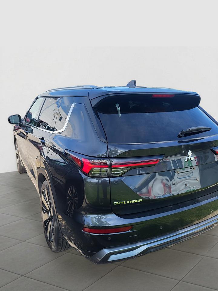 2025 Mitsubishi Outlander GT Photo