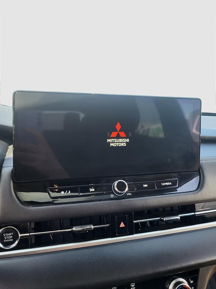 2025 Mitsubishi Outlander GT Photo