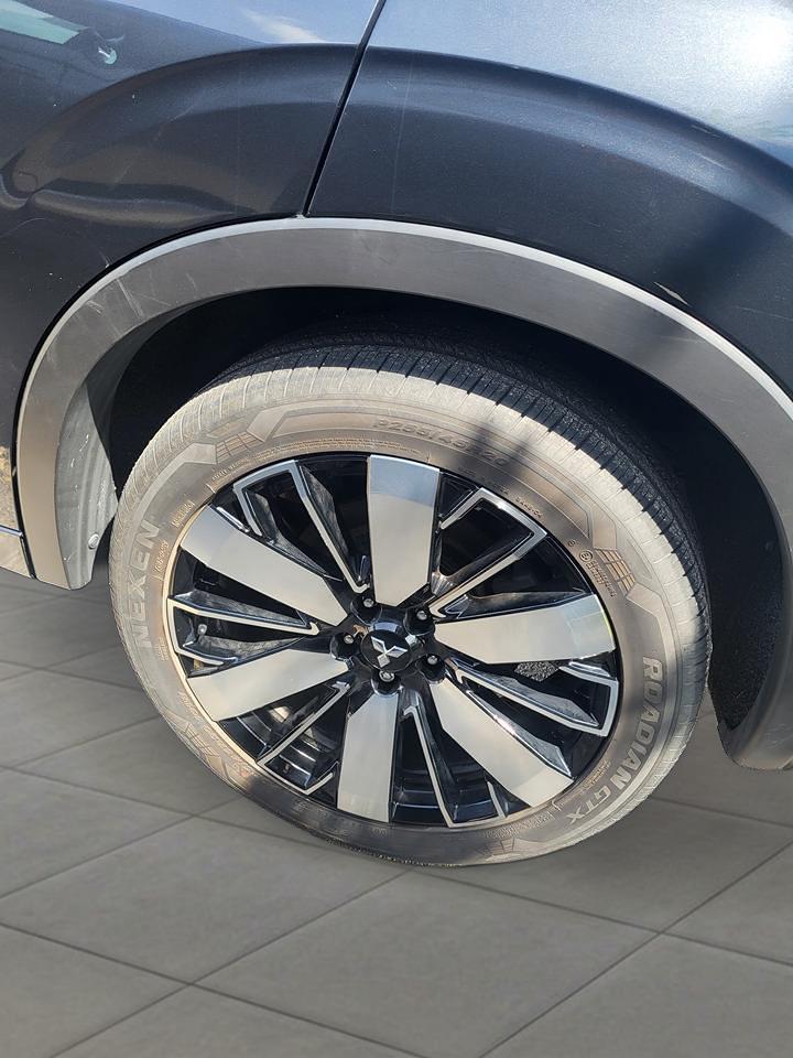 2025 Mitsubishi Outlander GT Photo