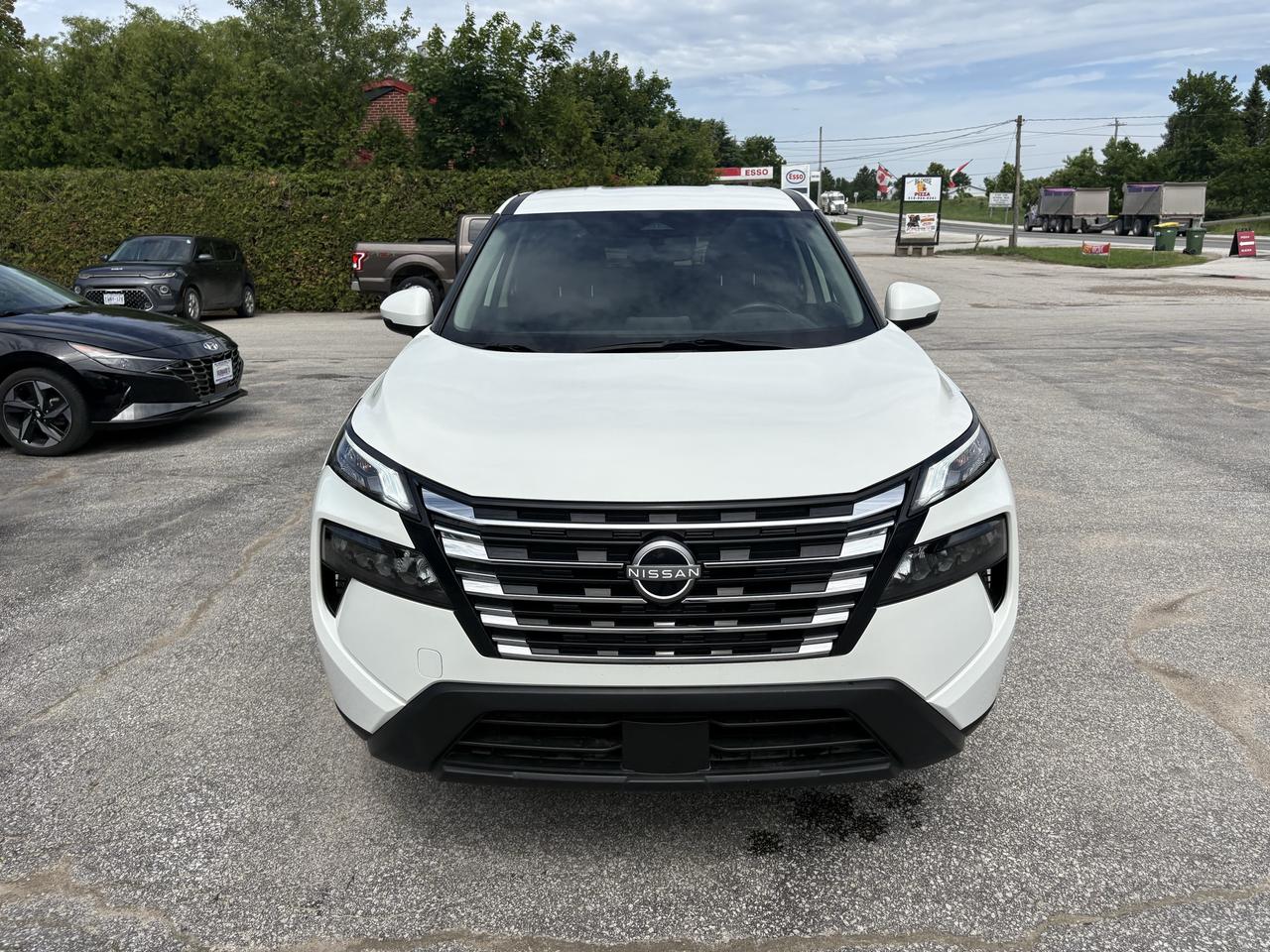 2024 Nissan Rogue S Photo