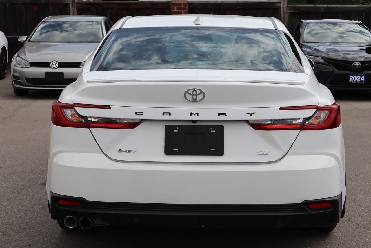 2025 Toyota Camry SE Hybrid Photo