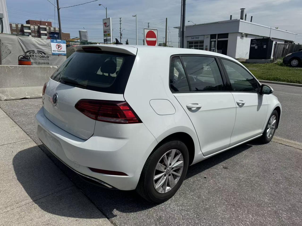 2019 Volkswagen Golf COMFORTLINE Photo3