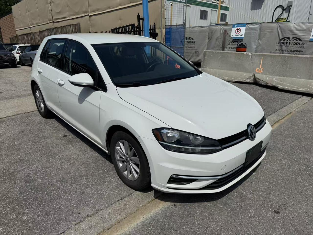 2019 Volkswagen Golf COMFORTLINE Photo2