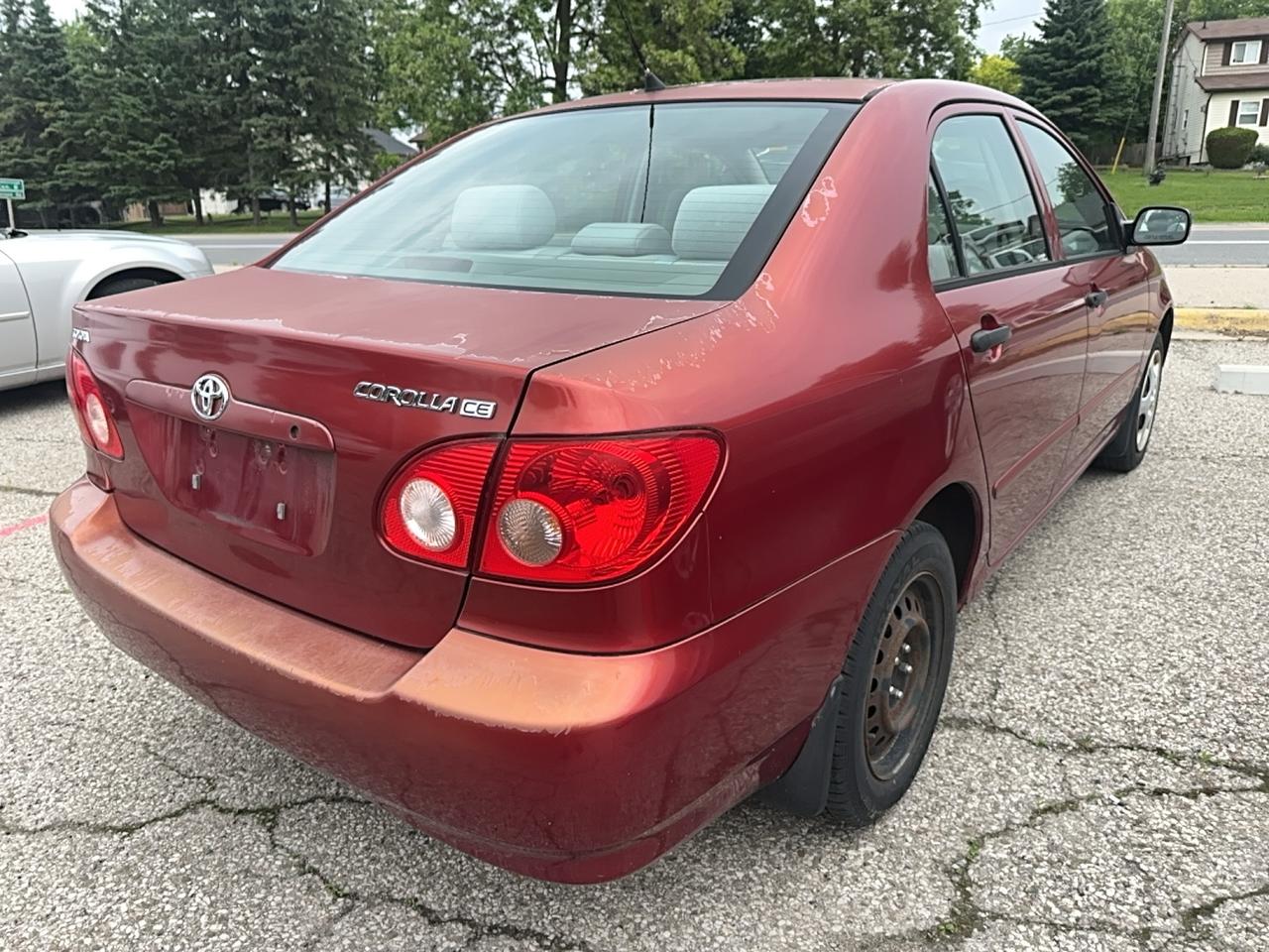 2005 Toyota Corolla CE Photo2