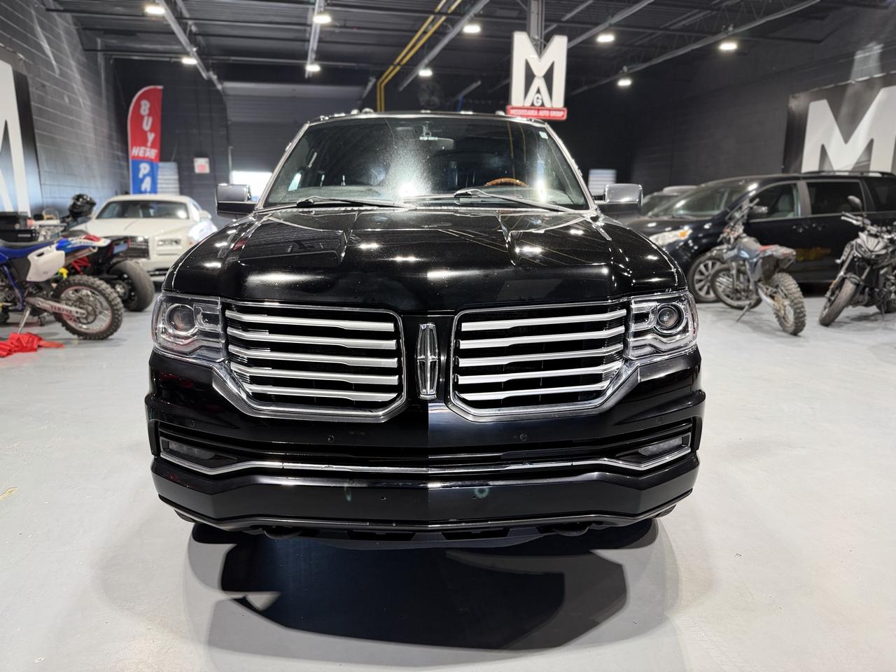 2017 Lincoln Navigator Select L Photo