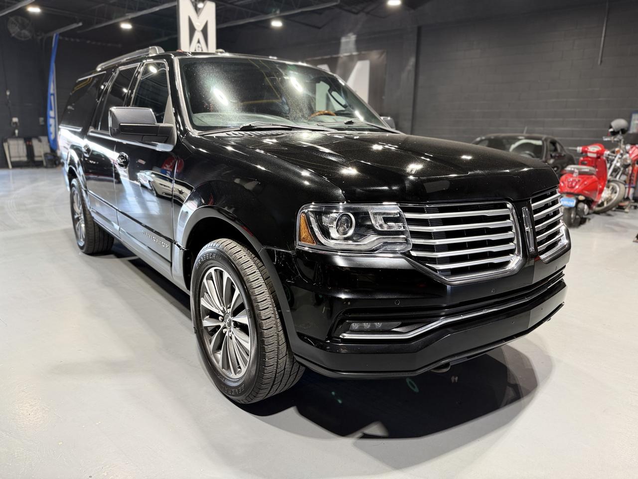 2017 Lincoln Navigator Select L Photo