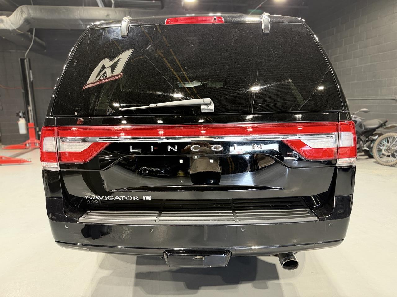 2017 Lincoln Navigator Select L Photo
