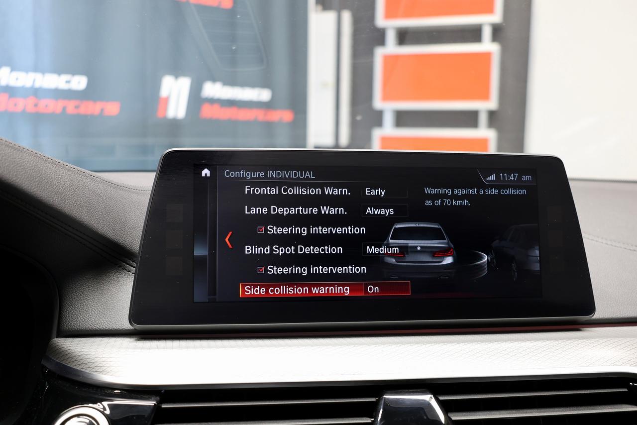 2018 BMW 5 Series M550i xDrive - HUD|NAVI|360CAM|SUNROOF|BLINDSPOT Photo