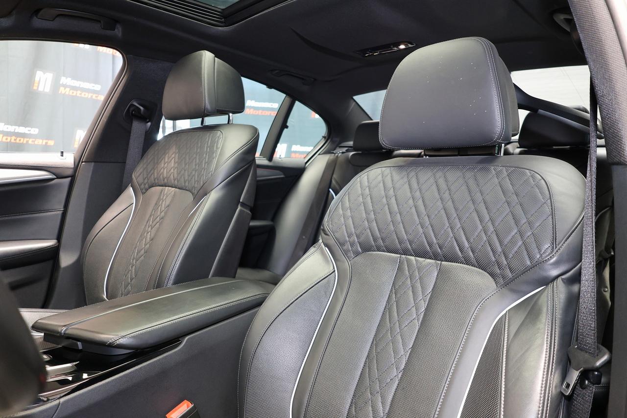 2018 BMW 5 Series M550i xDrive - HUD|NAVI|360CAM|SUNROOF|BLINDSPOT Photo