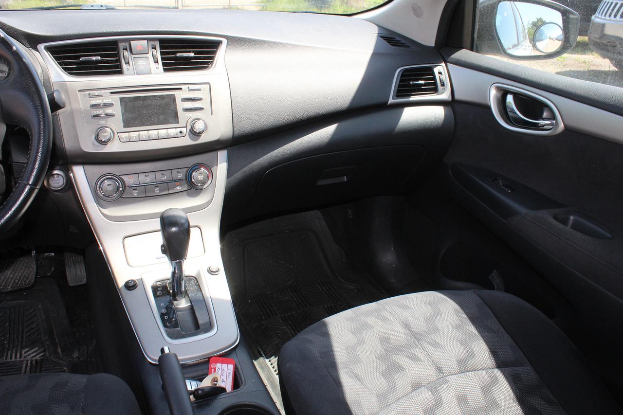 2013 Nissan Sentra S Photo