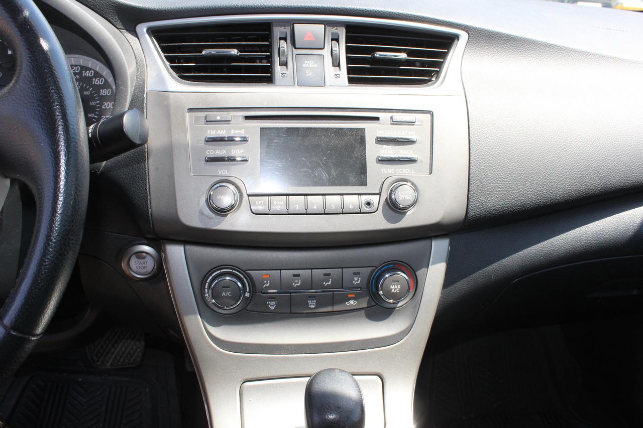 2013 Nissan Sentra S Photo