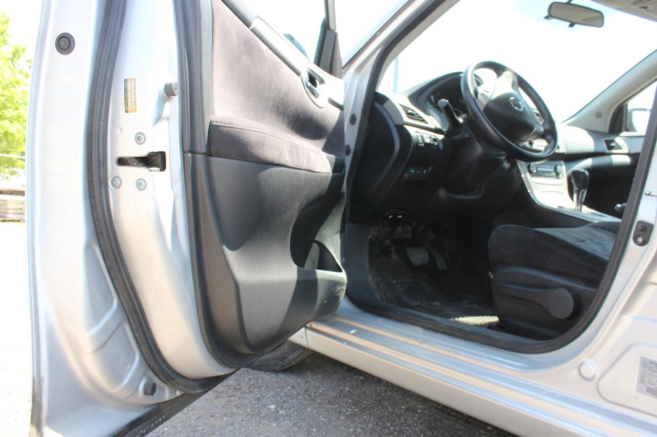 2013 Nissan Sentra S Photo