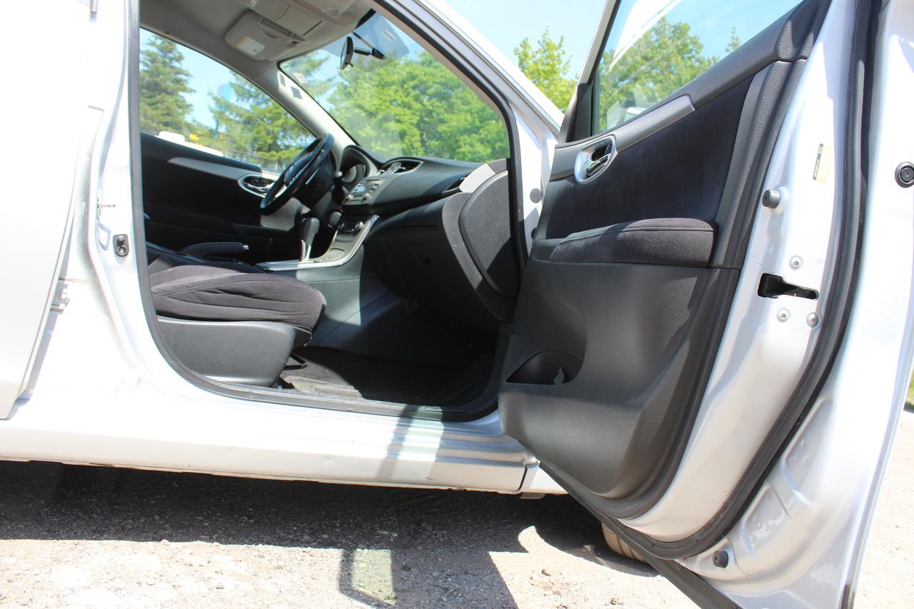 2013 Nissan Sentra S Photo