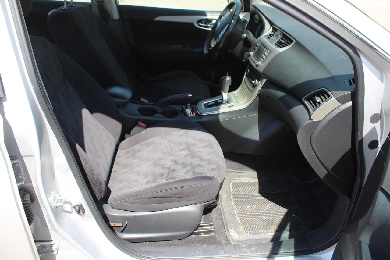 2013 Nissan Sentra S Photo