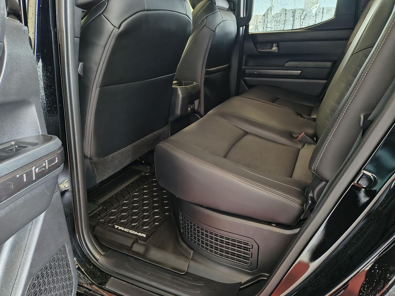 2025 Toyota Tacoma Hybrid Photo0
