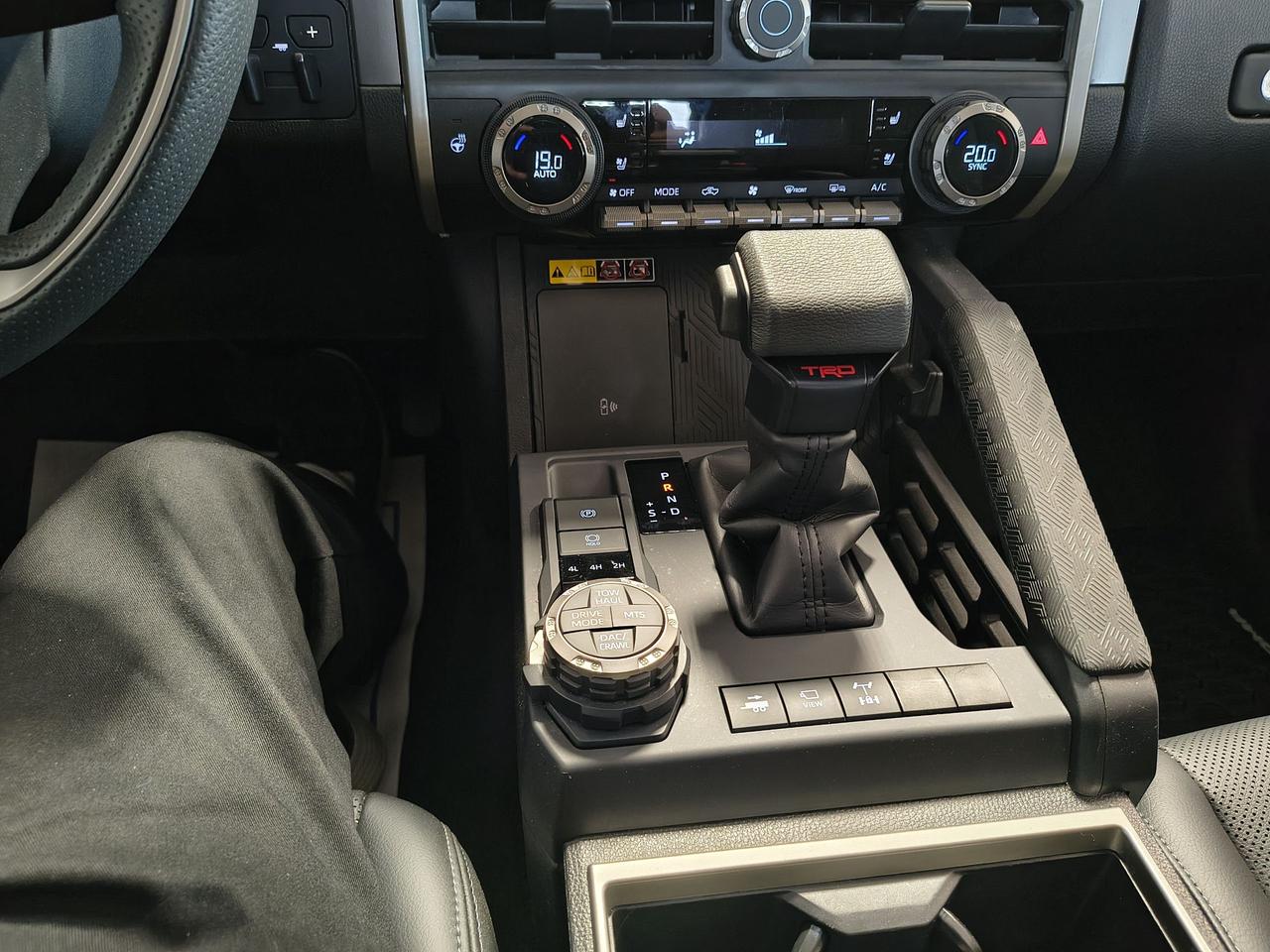 2025 Toyota Tacoma Hybrid Photo0