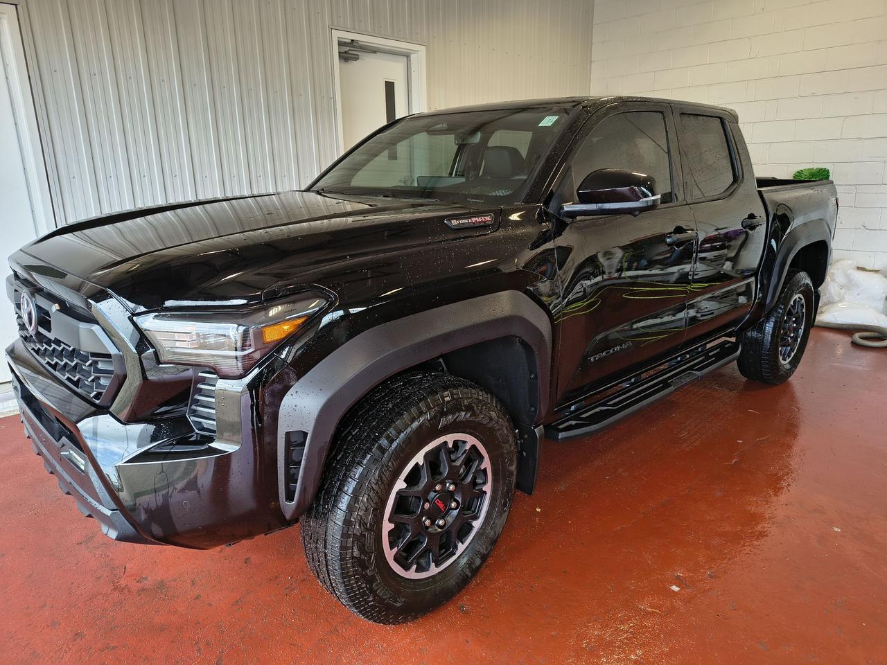 2025 Toyota Tacoma Hybrid Photo0