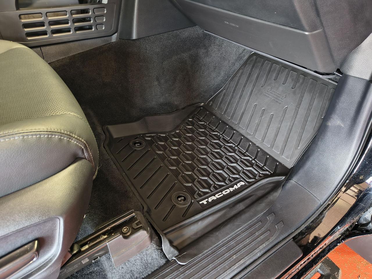 2025 Toyota Tacoma Hybrid Photo0