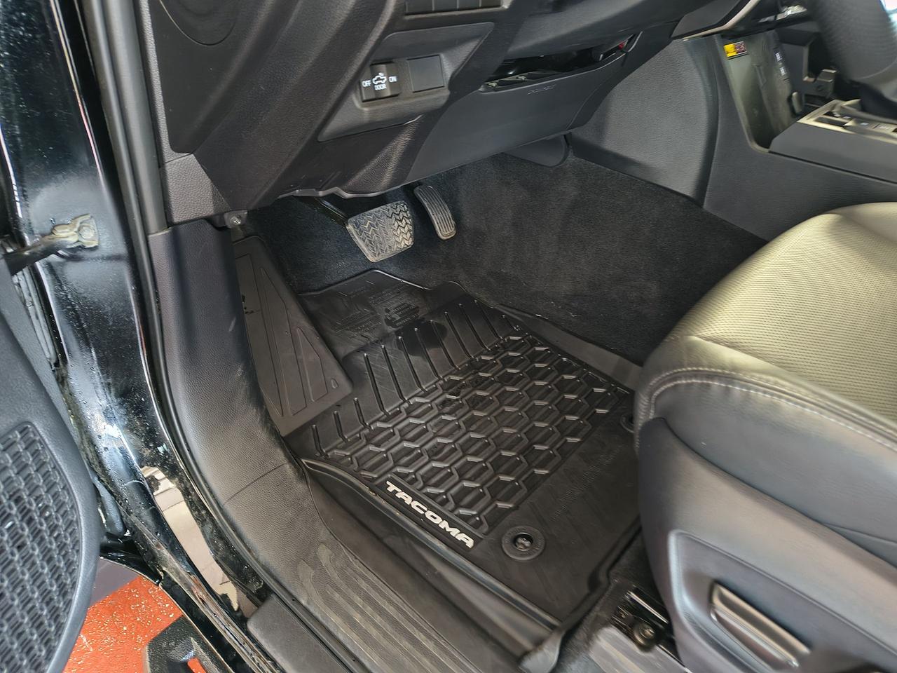 2025 Toyota Tacoma Hybrid Photo0