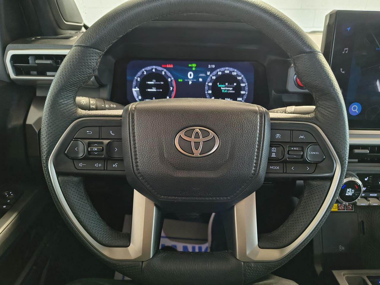 2025 Toyota Tacoma Hybrid Photo0