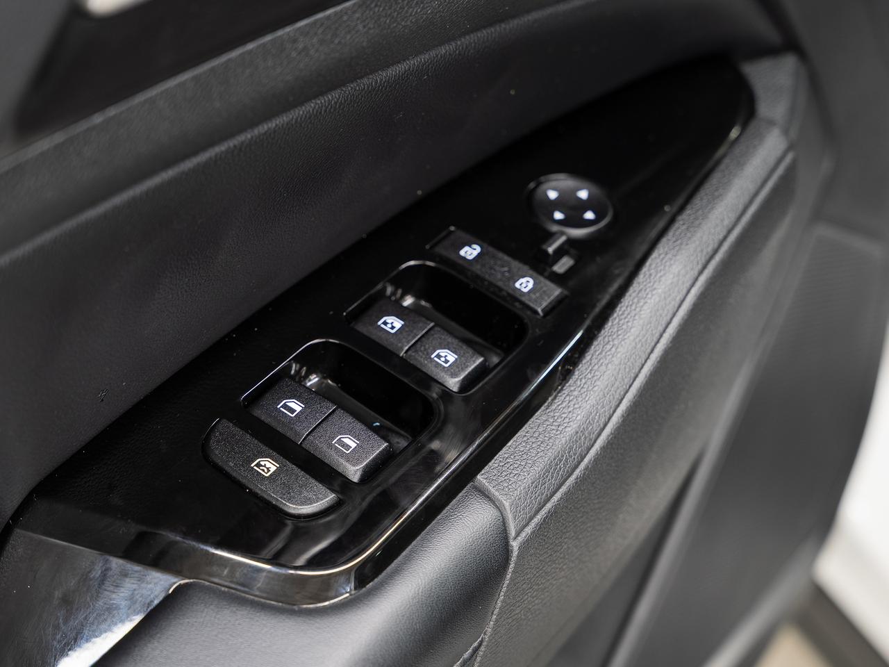 2024 Kia Sportage EX AWD | Nav | Pano roof | Leather | CarPlay